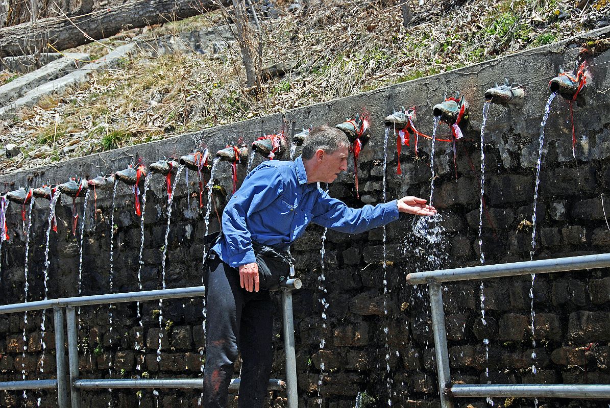 413 Muktinath Chumig Gyatsa Jerome Ryan At 108 Water Spouts